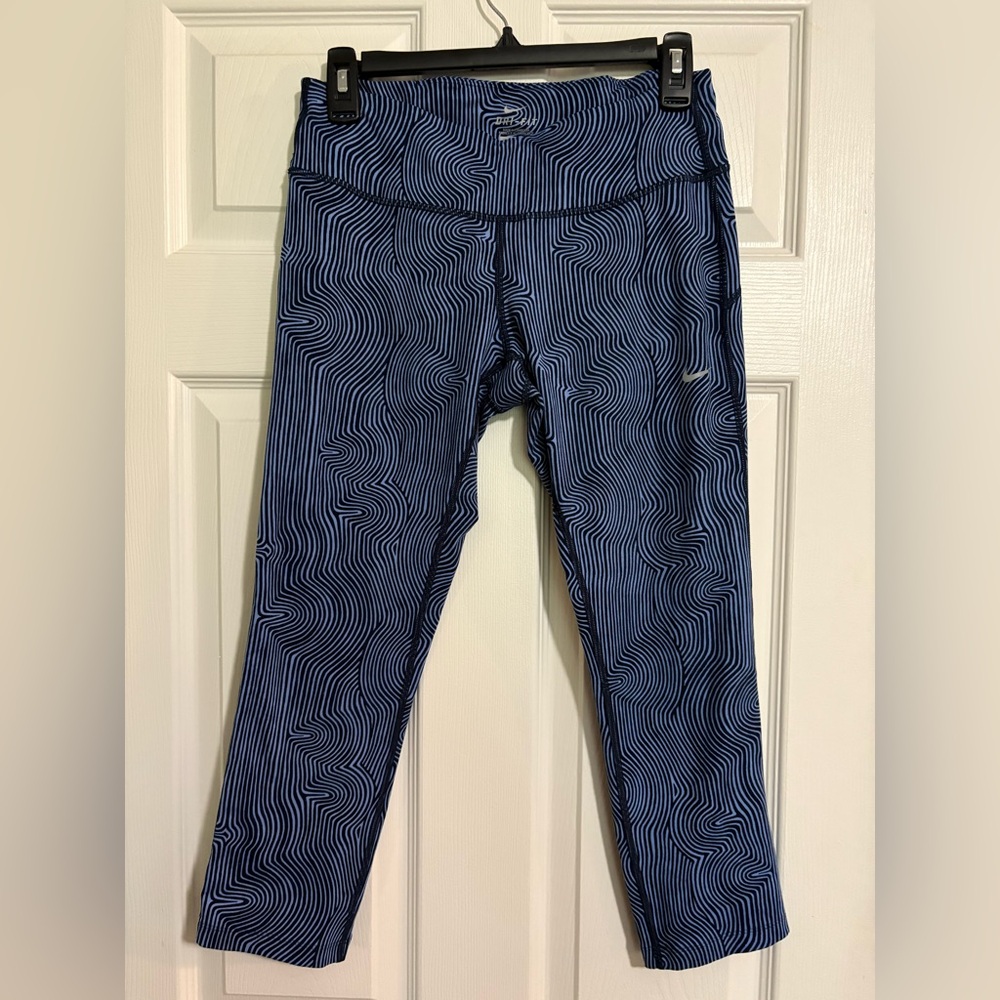 Nike Capri Leggings Blue with black swirl women’s medium
